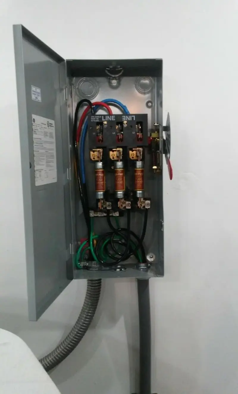 Three-phase disconnect switch installed for Smoke Detector Installation in University of Virginia